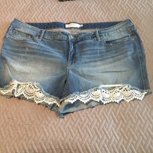 Torrid denim and lace shorts size 24
